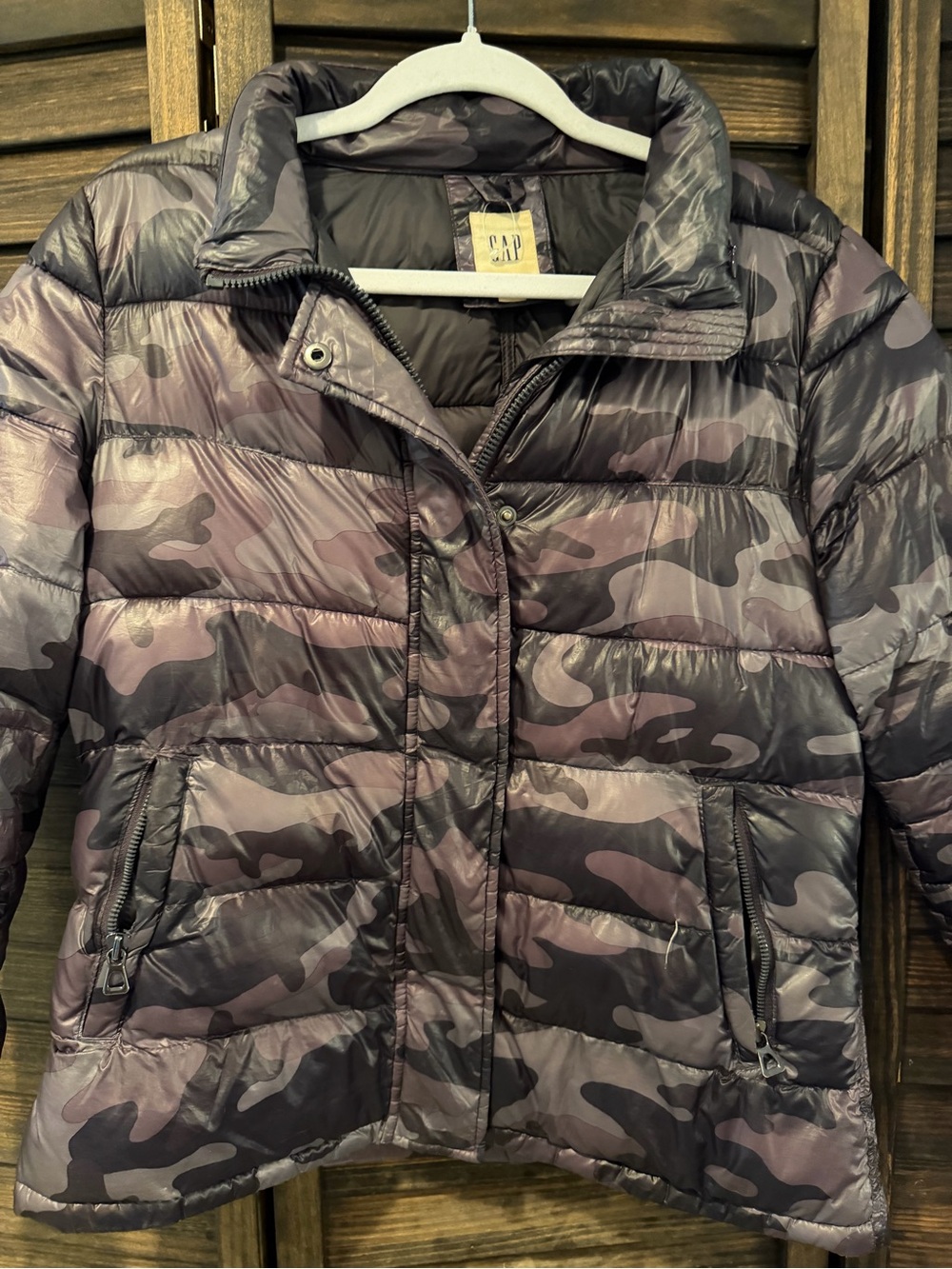 GAP Women’s Camo Puffer Jacket